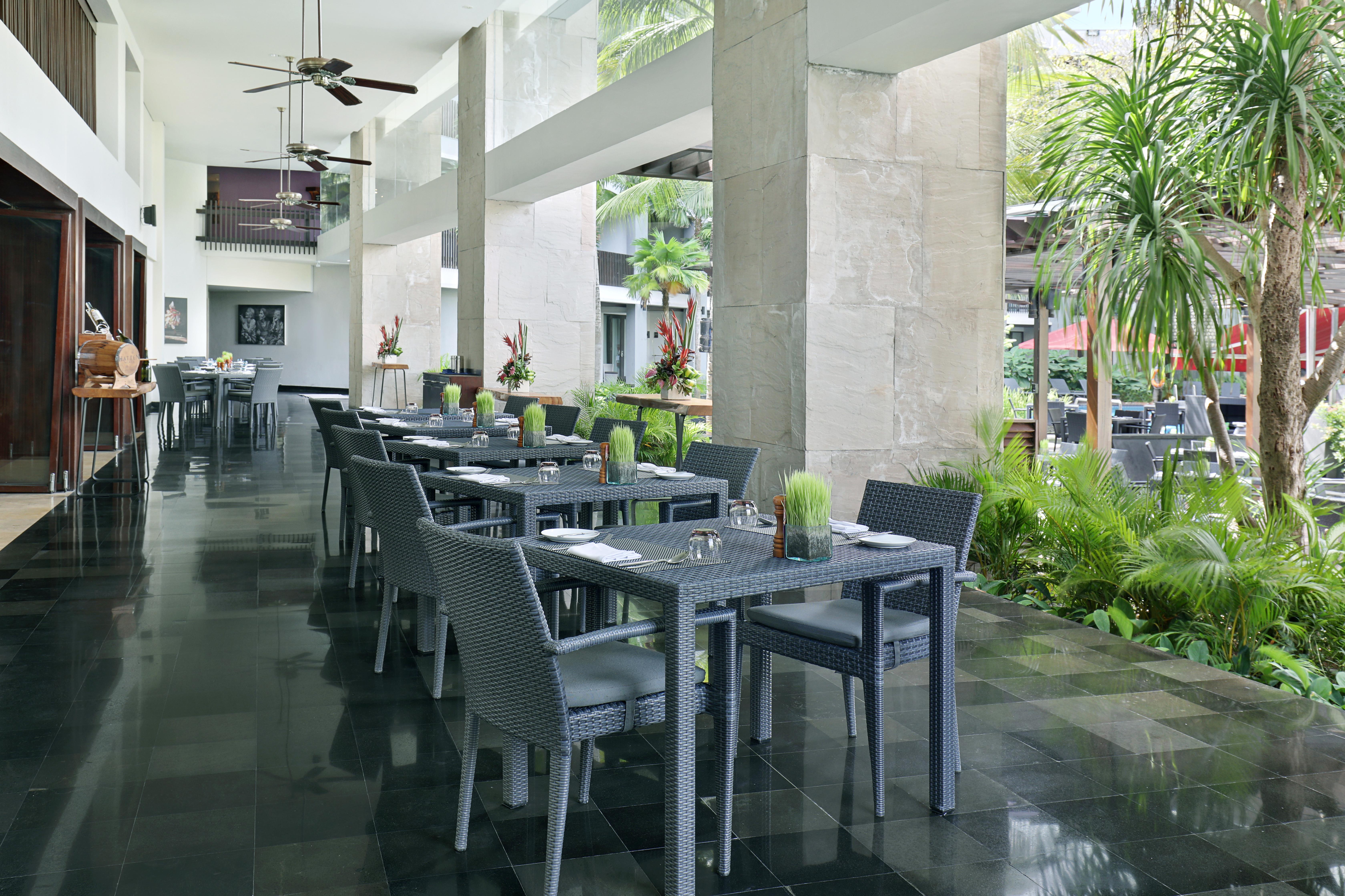 Pullman Bali Legian Beach Exterior photo The restaurant at the hotel